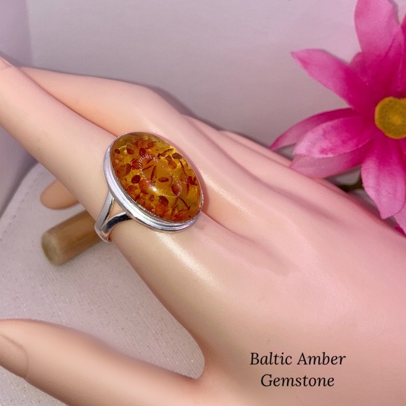 Gorgeous Baltic Amber Gemstone Handmade Ring - Picture 5 of 6